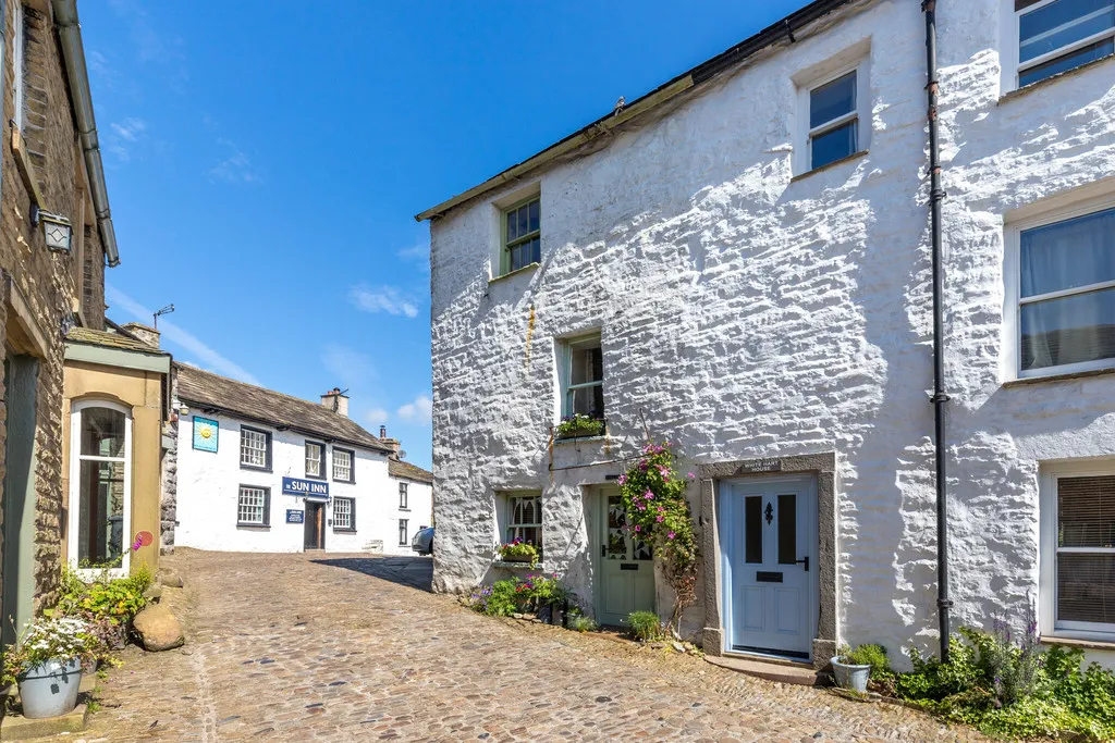 3 bed house for sale, Main Street, Dent, LA10