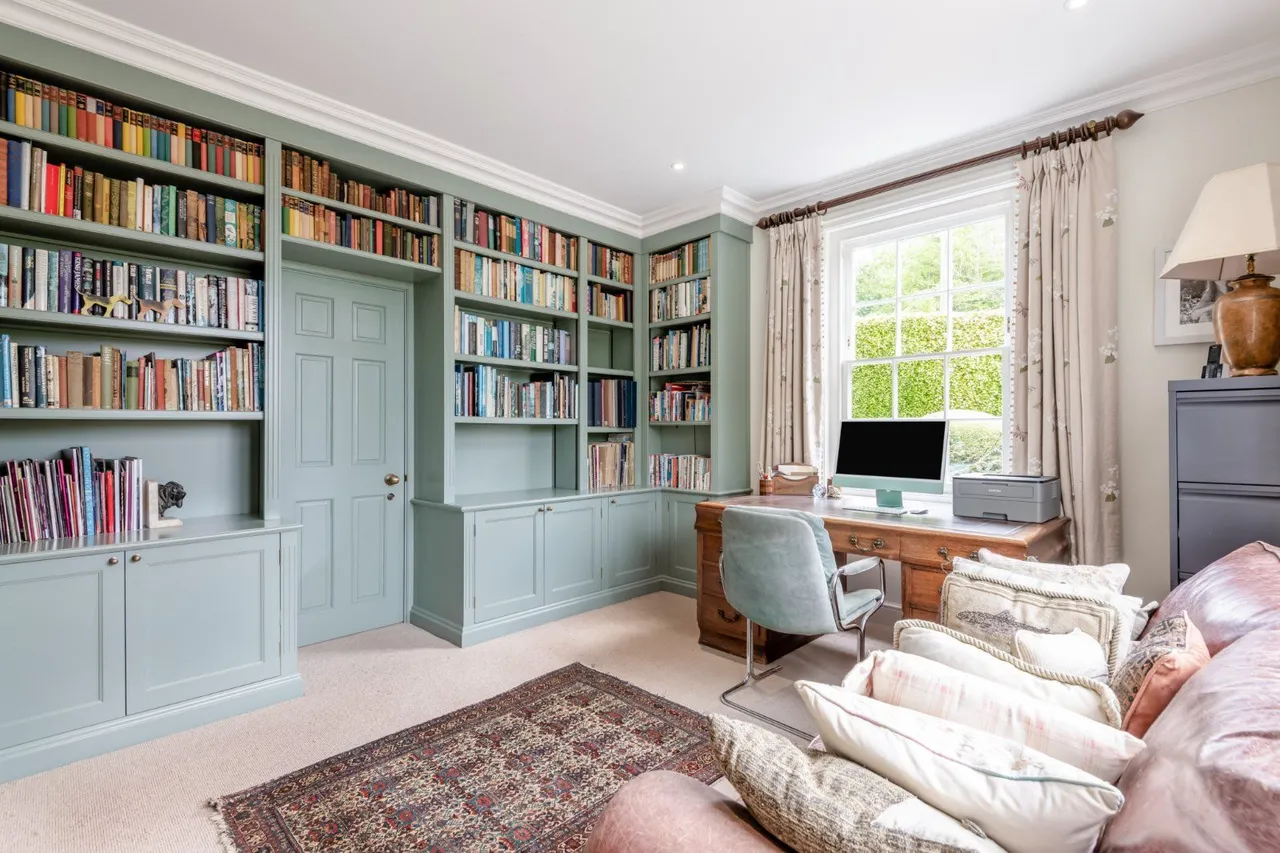 Acrise, Folkestone, Kent, CT18 8LW, photo 9