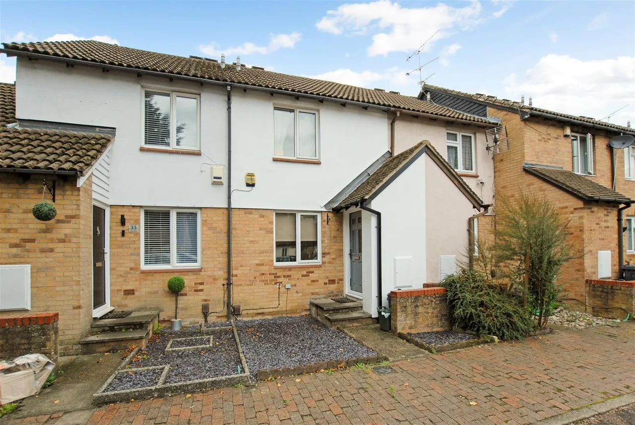 2 bed house to rent, Athol Way, Hillingdon