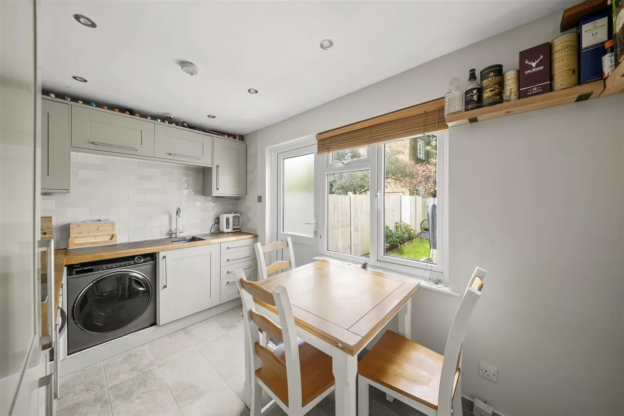 Athol Way, Hillingdon, photo 5