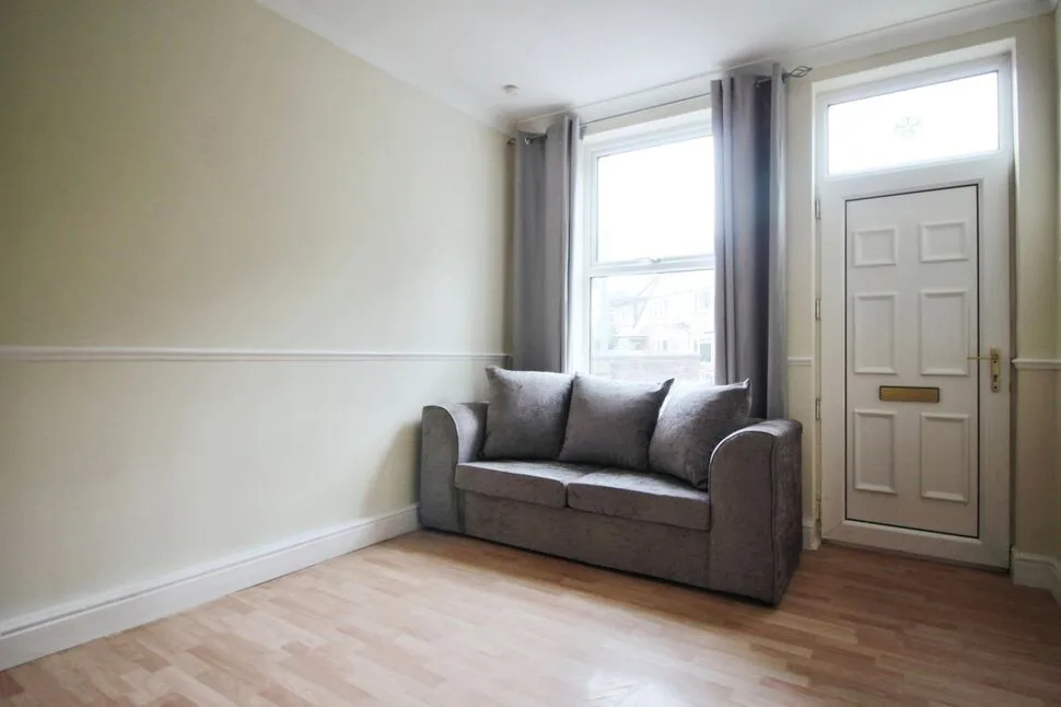 Armstrong Terrace, Pontefract, WF8, photo 4