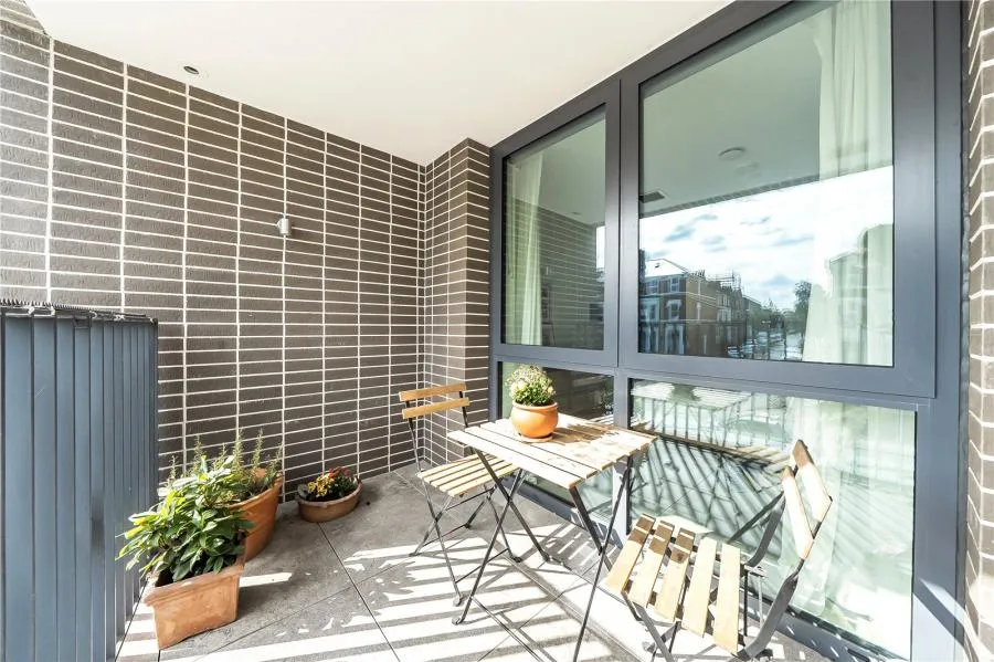Clapham Road, London, SW9, photo 5