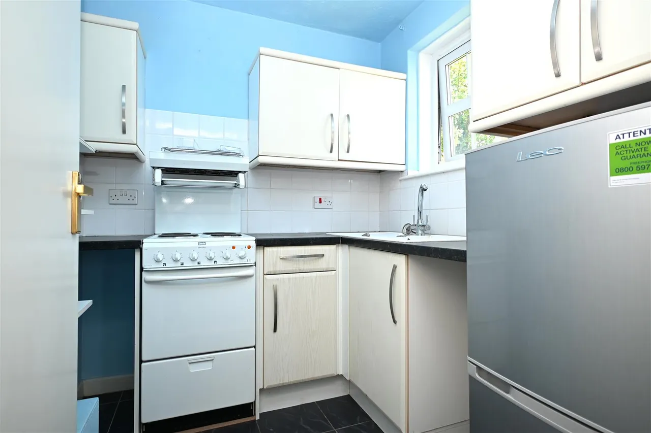 Westdeane Court, Basingstoke, photo 4