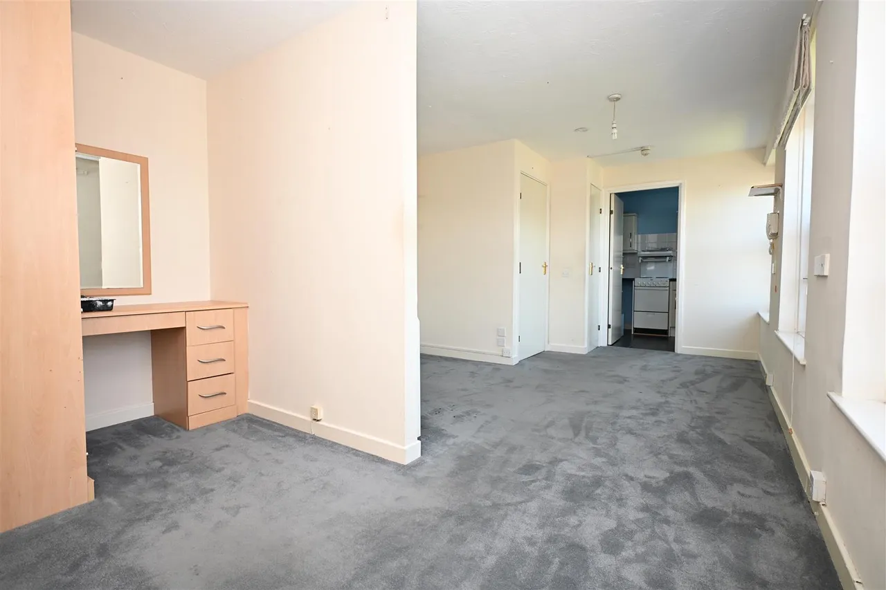Westdeane Court, Basingstoke, photo 6