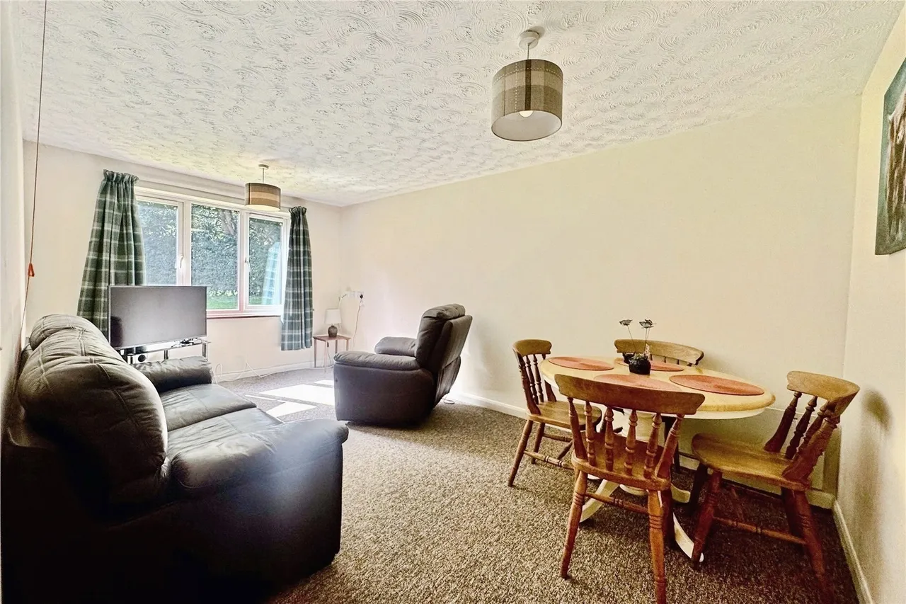 Berry Court, Hook, Hampshire, RG27 9JZ, photo 5