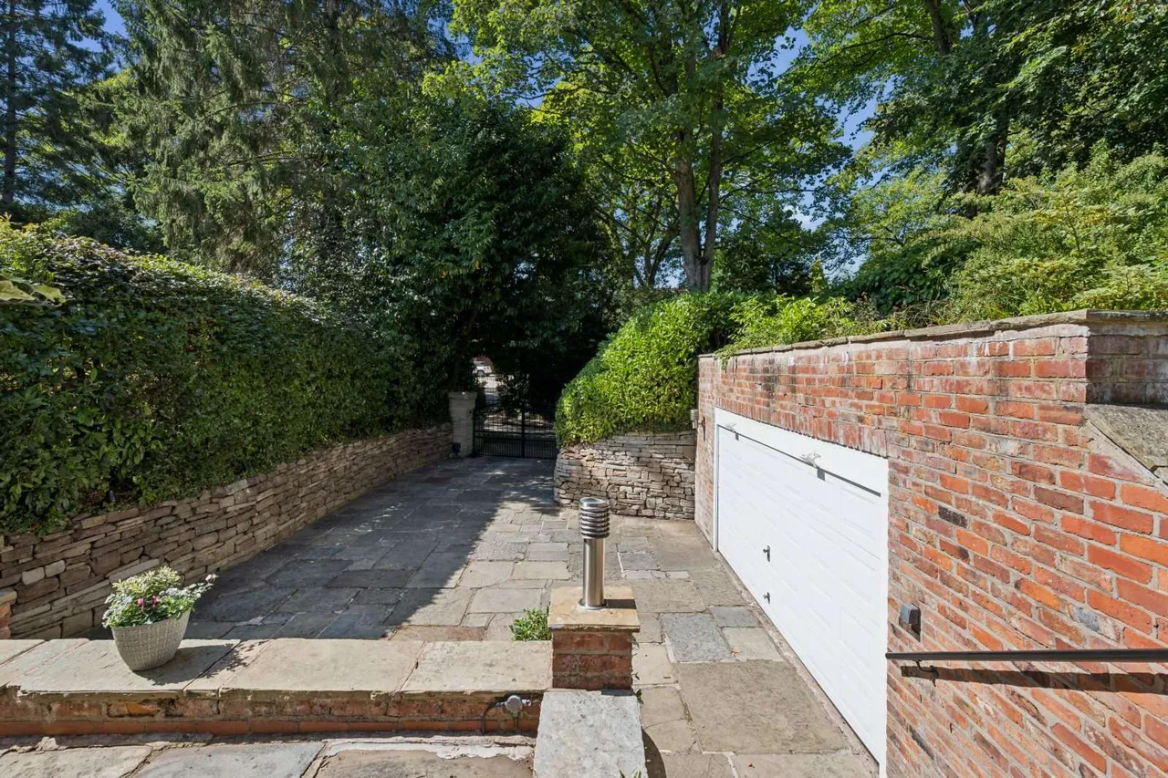 Wilmslow Park South, Wilmslow, SK9, photo 43