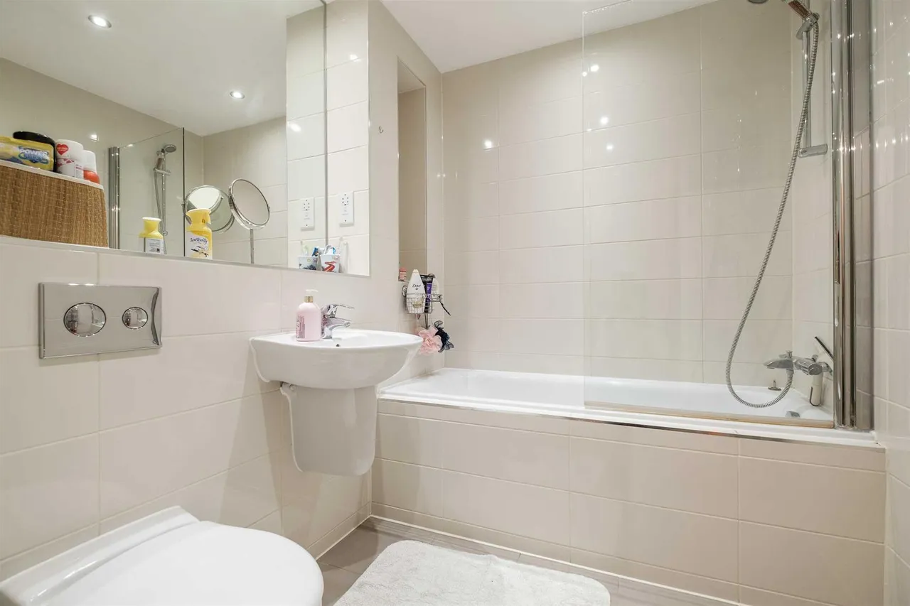 Otter Way, Yiewsley, UB7, photo 11