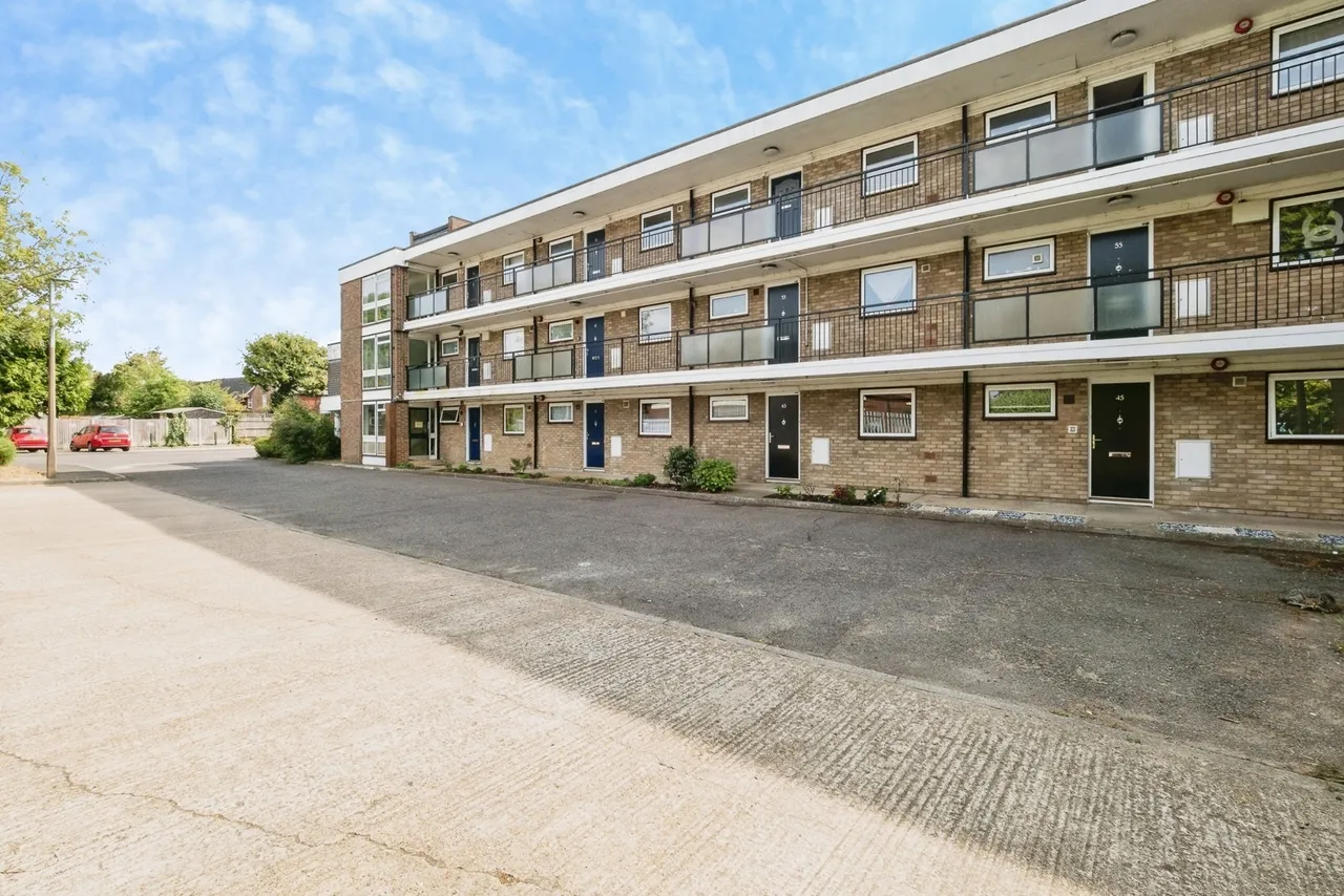 1 bed flat for sale, Astra Close, Hornchurch, RM12