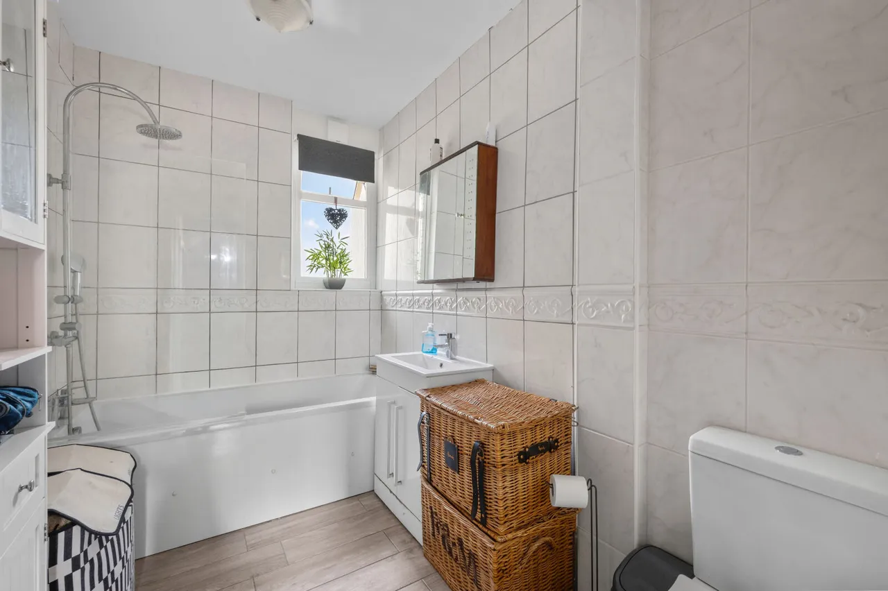 Tolworth Road, Surbiton, KT6, photo 21