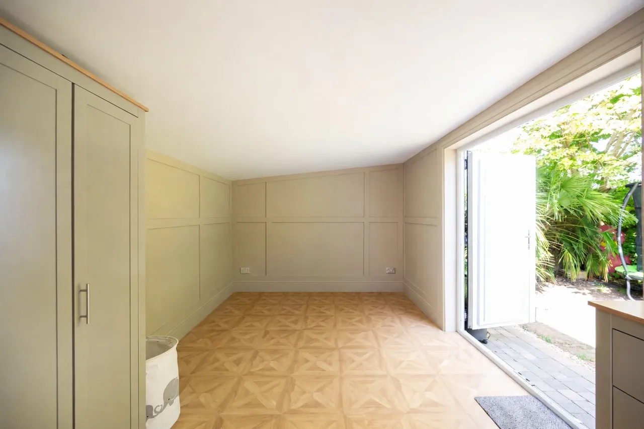 Tolworth Road, Surbiton, KT6, photo 11