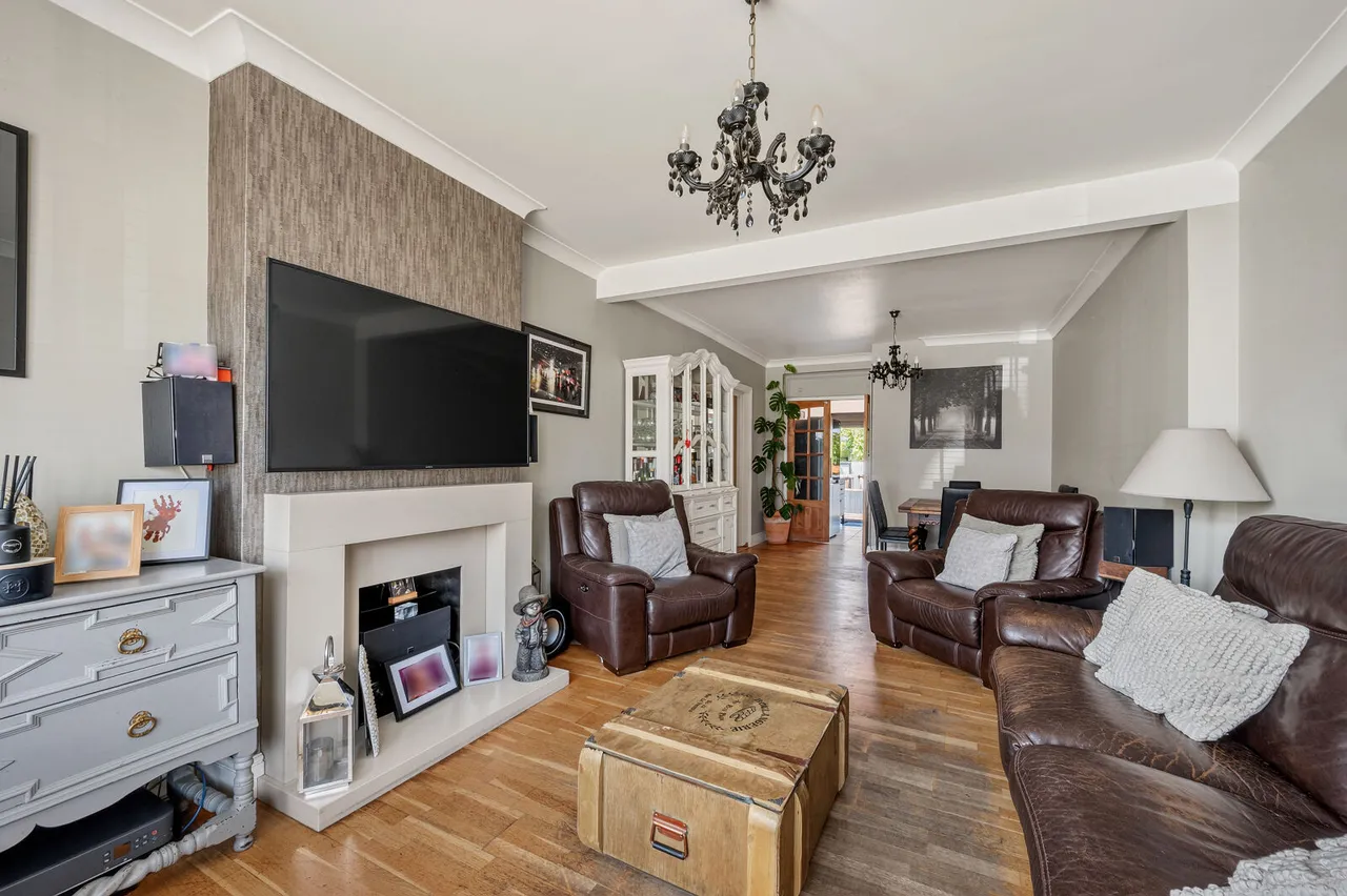 5 bed house for sale, Tolworth Road, Surbiton, KT6