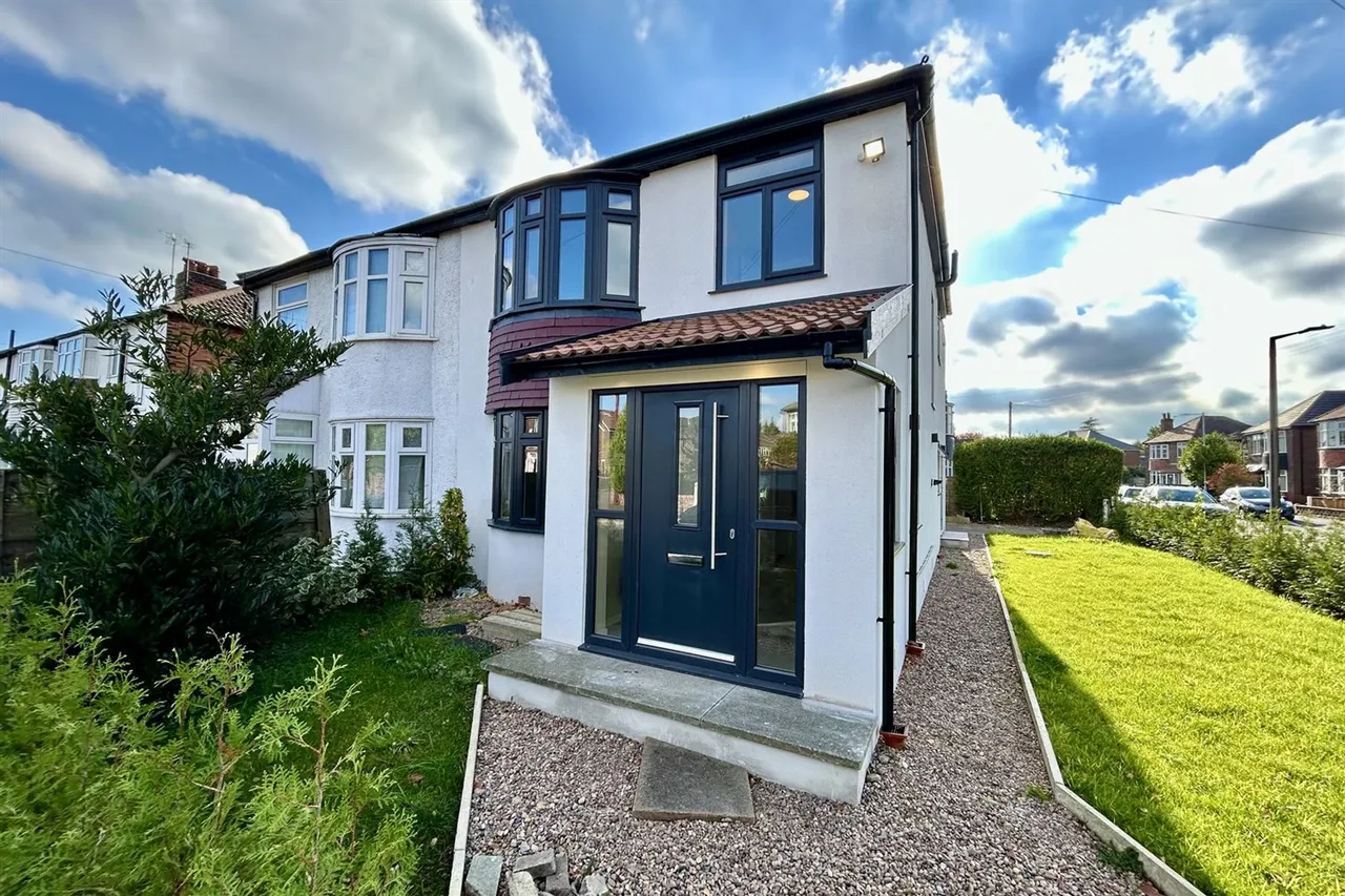 4 bed house for sale, Green Walk, Cheadle