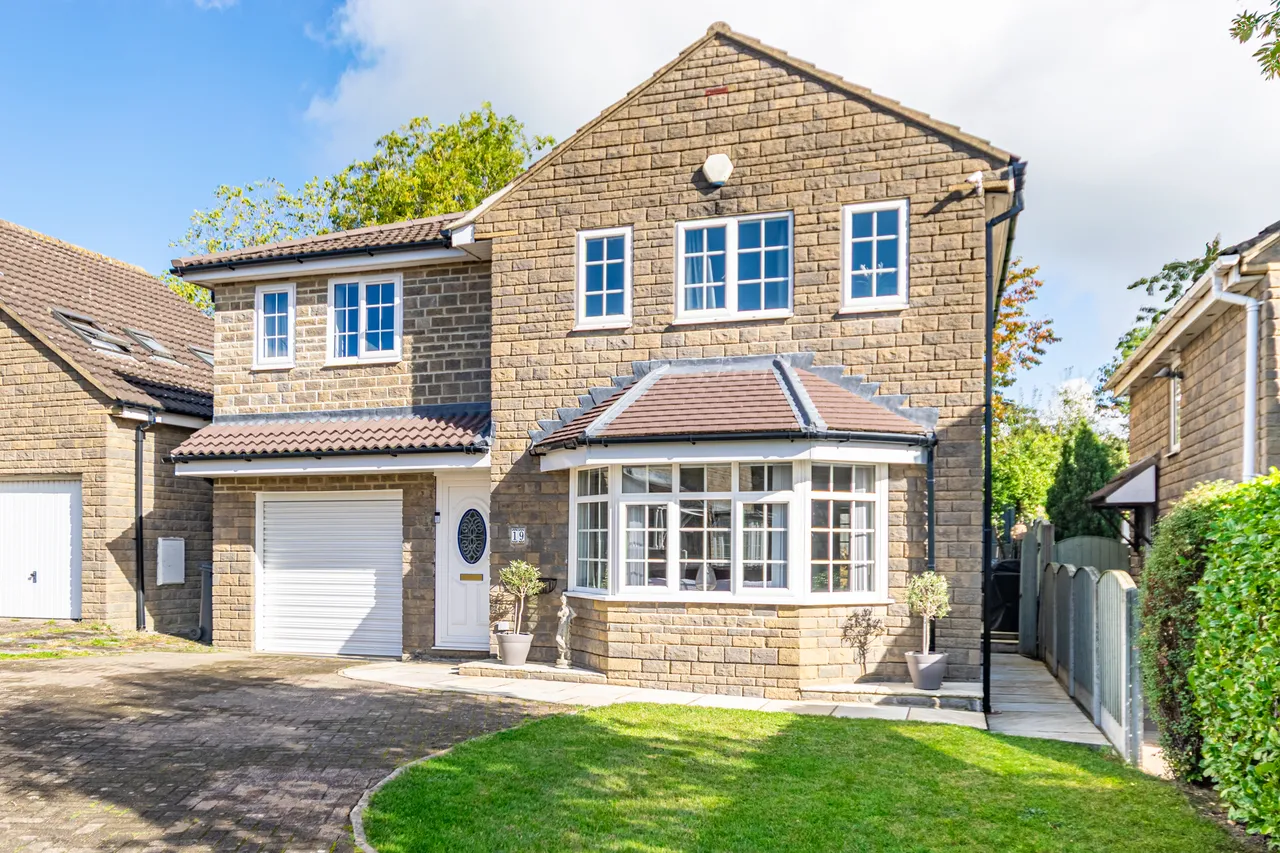 4 bed house for sale, Westwinn Garth, Whinmoor, LS14
