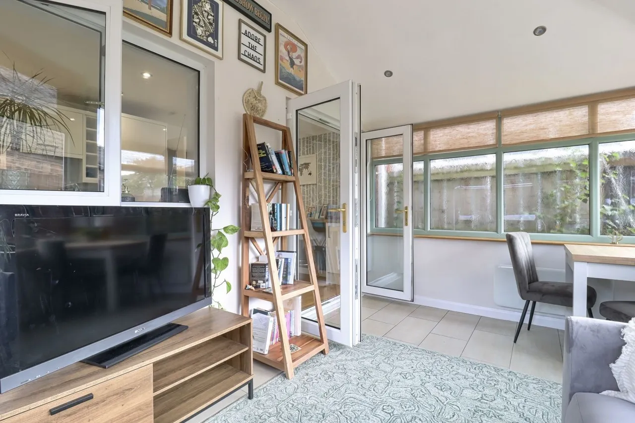 Evesham Close, Boldon Colliery, NE35, photo 8