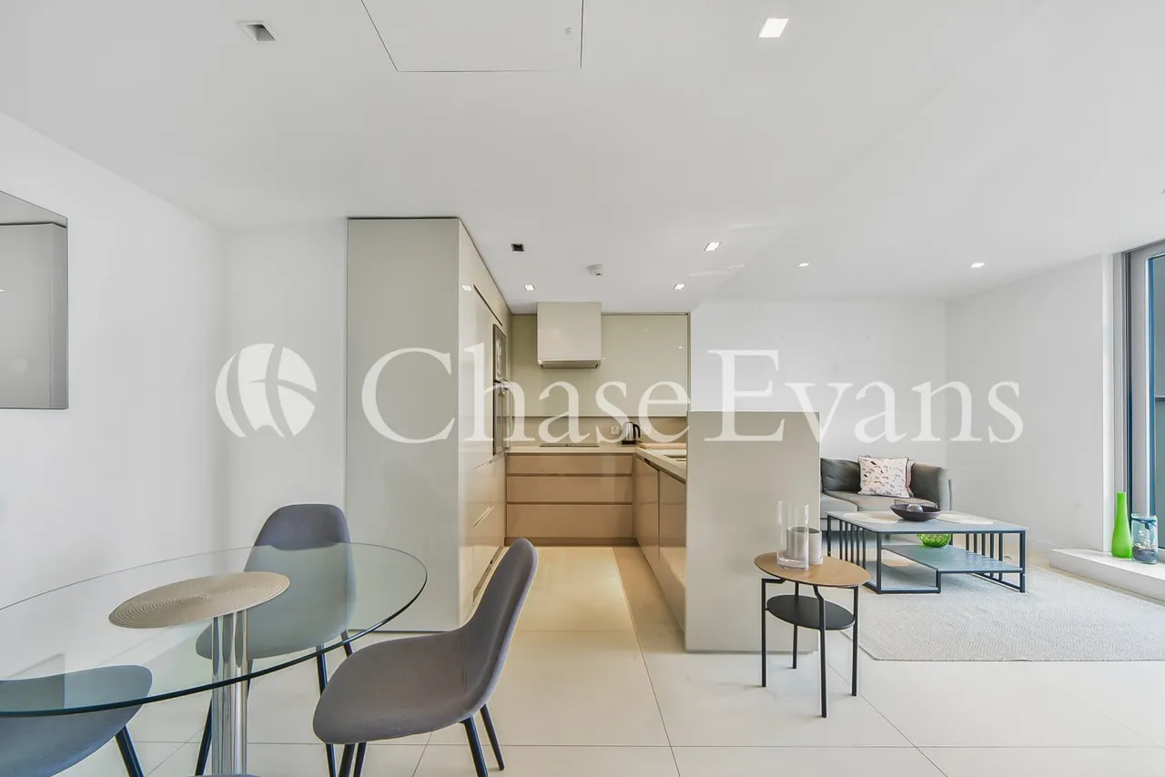 Pan Peninsula, Canary Wharf, E14, photo 5