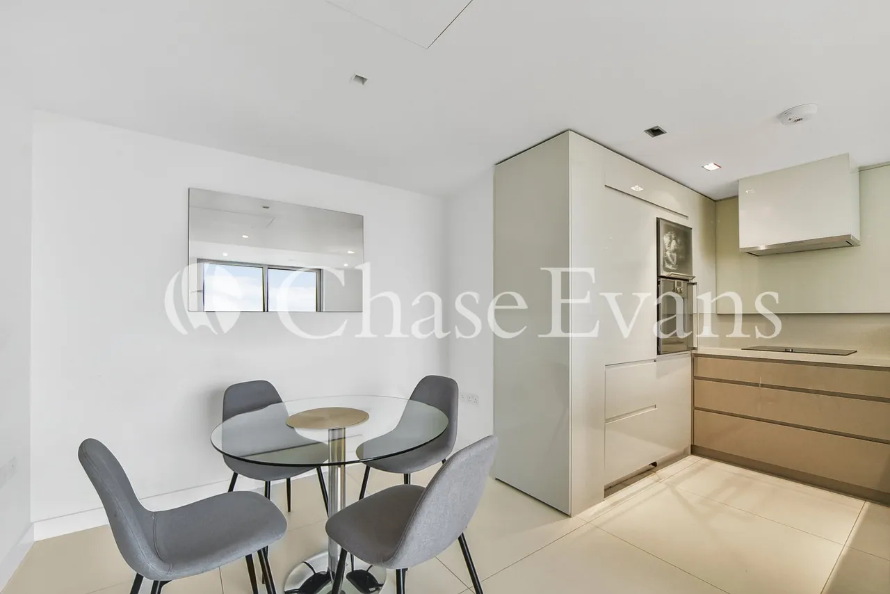 Pan Peninsula, Canary Wharf, E14, photo 6