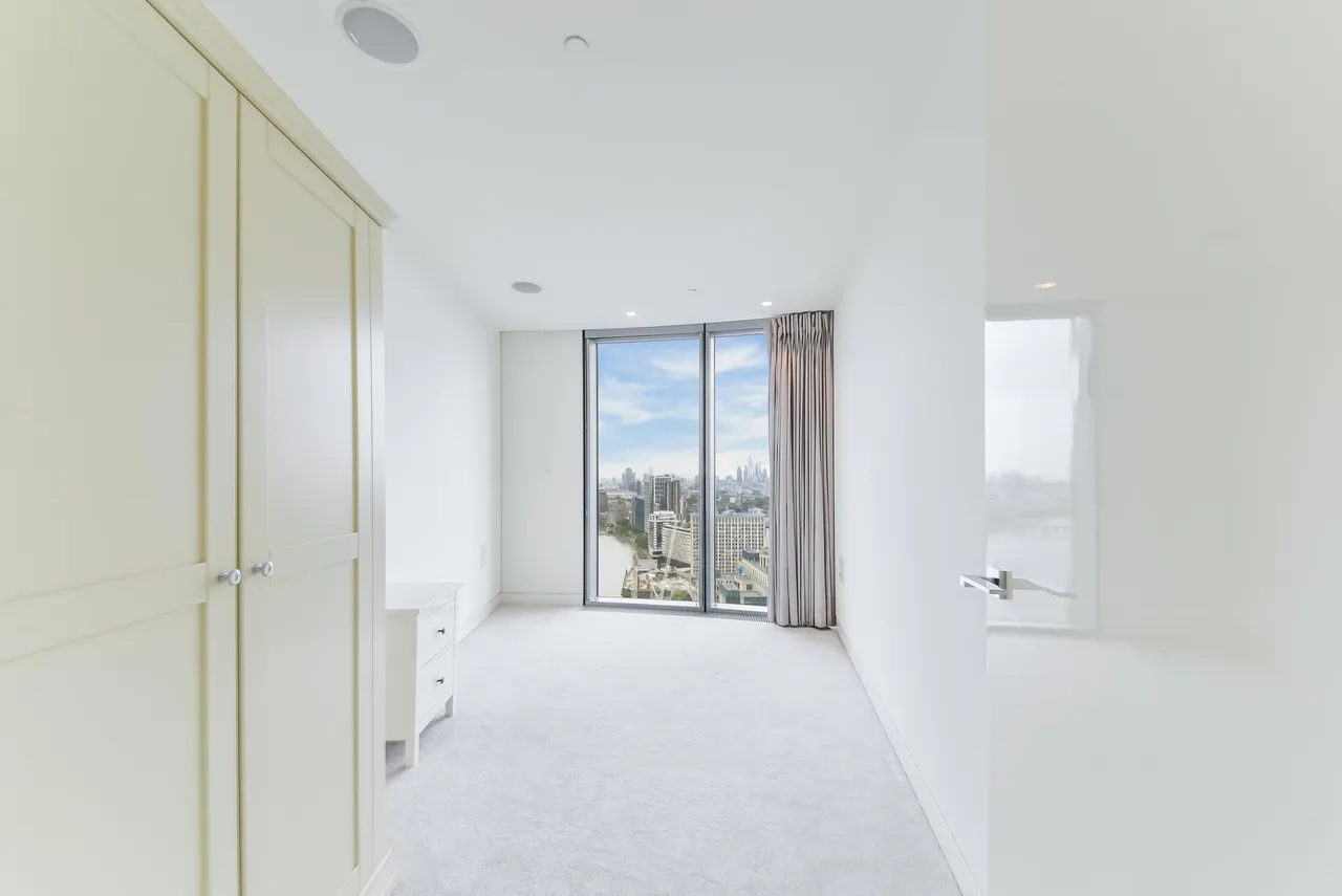 The Tower, St Georges Wharf, SW8, photo 8