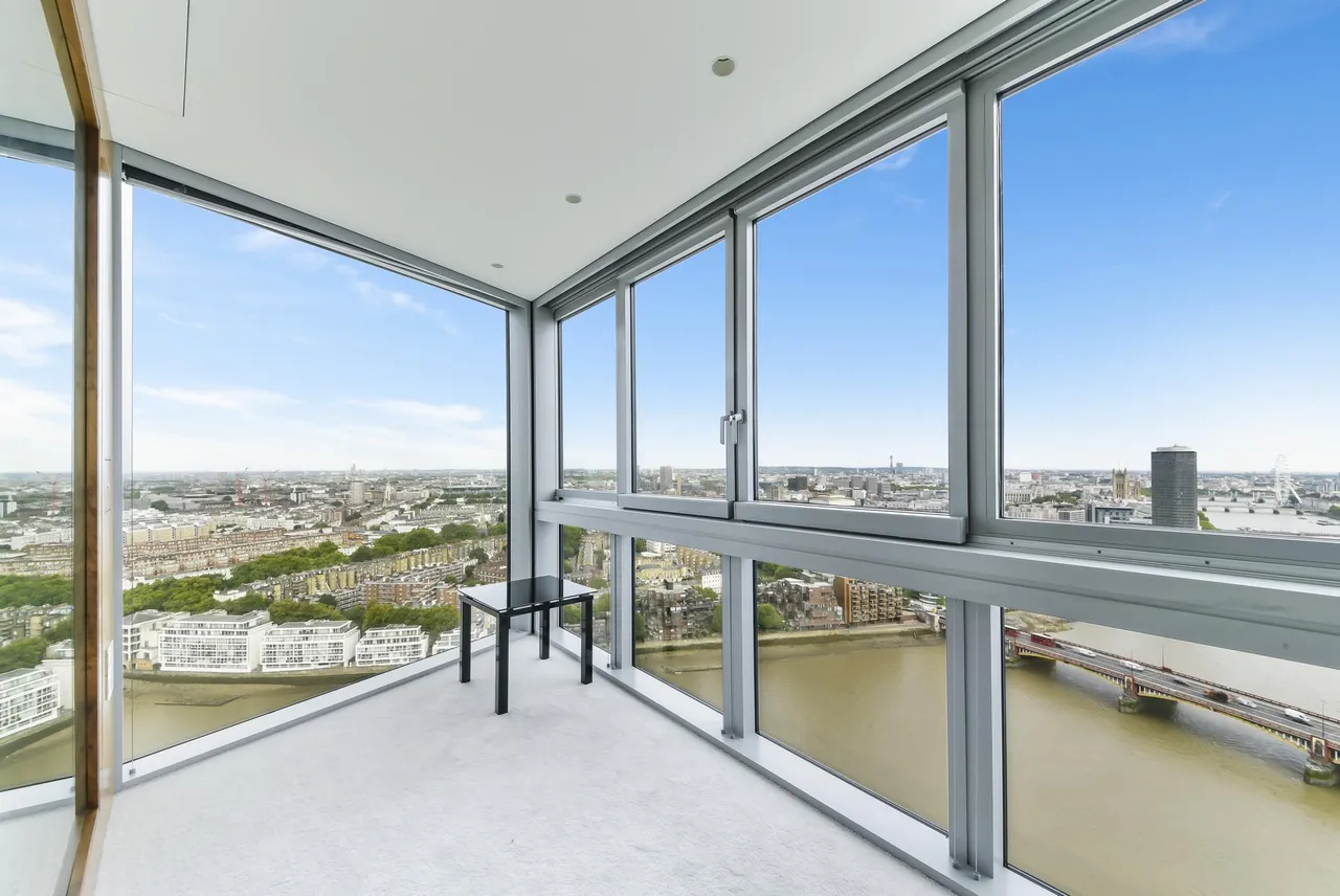 3 bed flat for sale, The Tower, St Georges Wharf, SW8