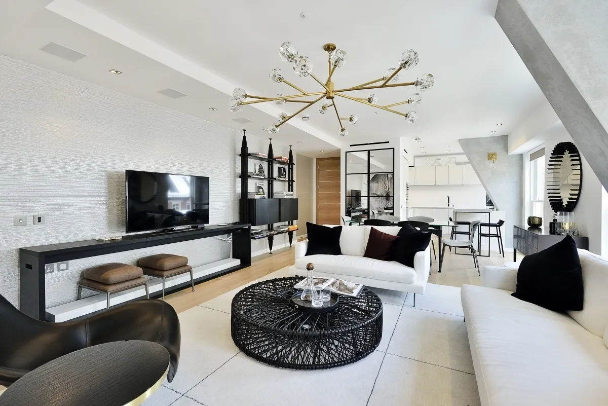 3 bed flat to rent — Essex Street WC2R, EPC:C