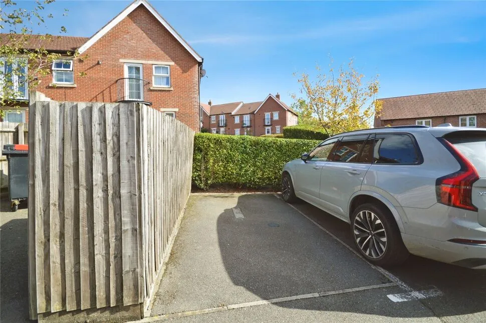 Solent Road, Church Gresley, DE11, photo 9