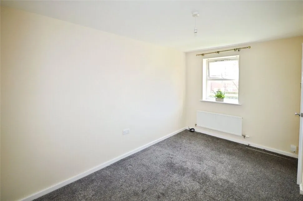 Solent Road, Church Gresley, DE11, photo 8