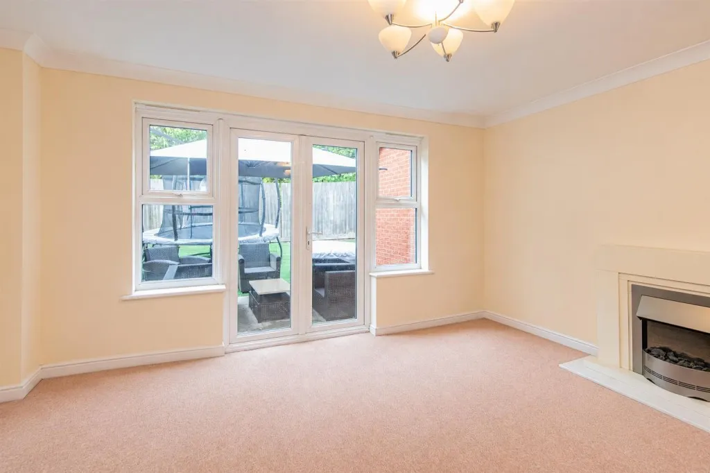 Abbots Way, Kettering, photo 8