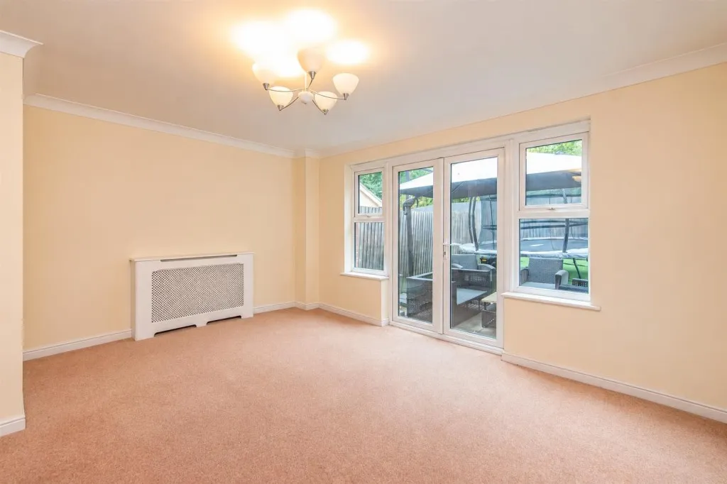 Abbots Way, Kettering, photo 4