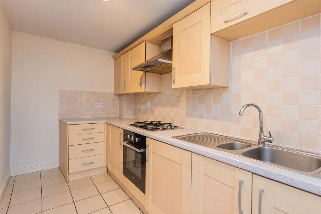 Abbots Way, Kettering, photo 5