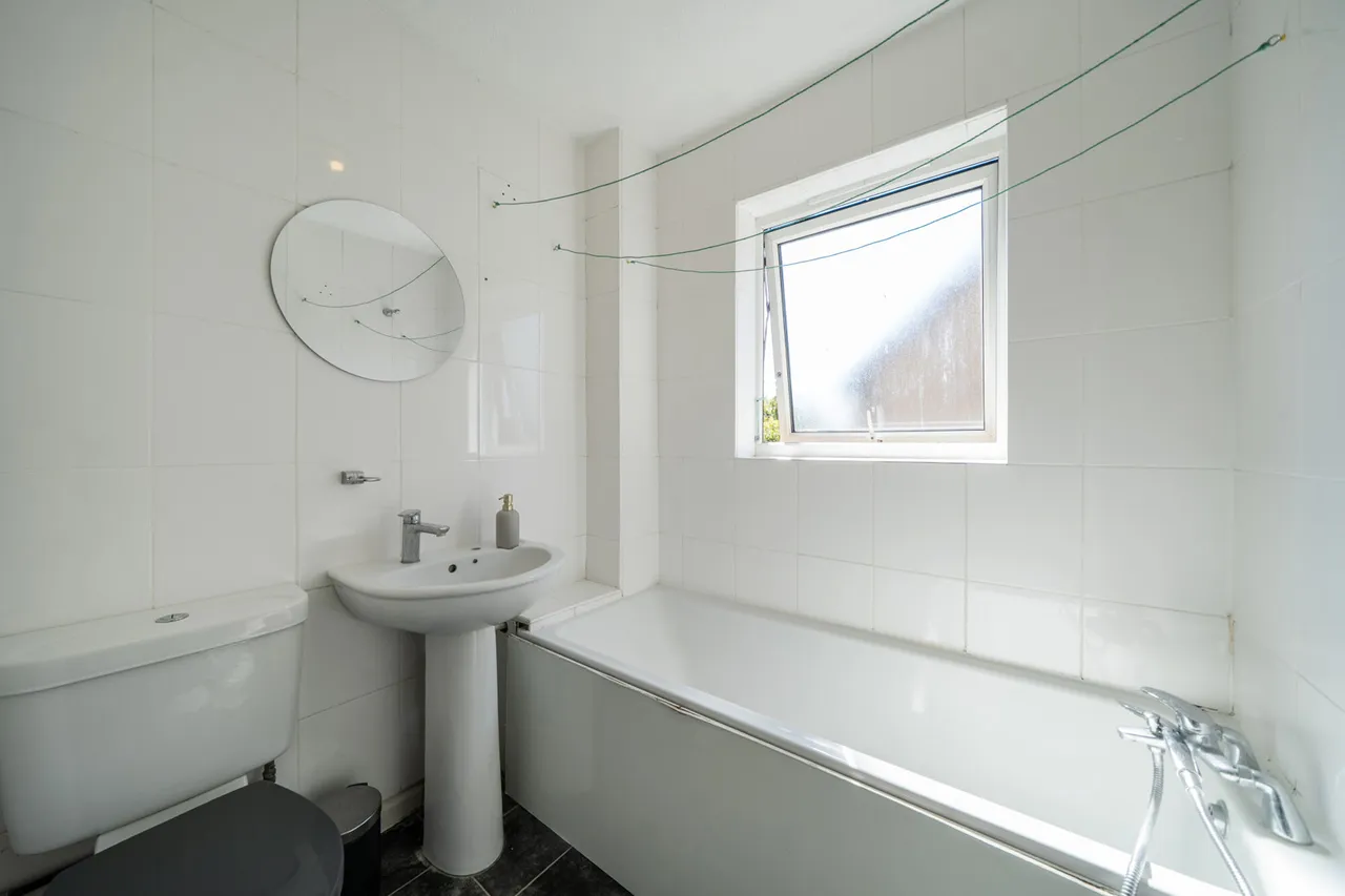 Peerless Drive, Harefield, UB9, photo 8