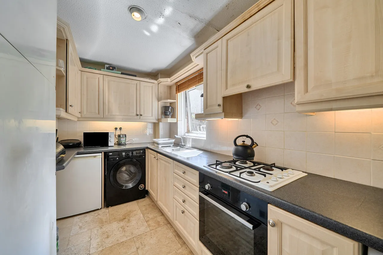 Peerless Drive, Harefield, UB9, photo 2