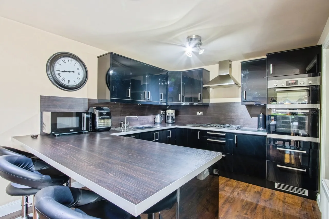 Doncaster Road, WAKEFIELD, West Yorkshire, WF4, photo 21
