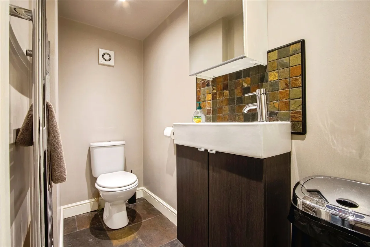 Doncaster Road, WAKEFIELD, West Yorkshire, WF4, photo 14