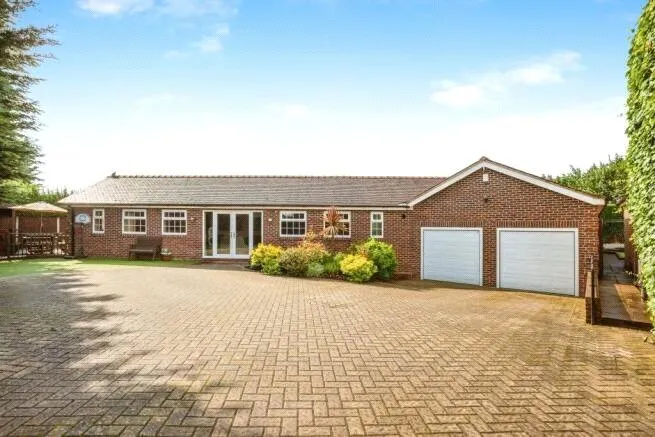 Doncaster Road, WAKEFIELD, West Yorkshire, WF4, photo 23