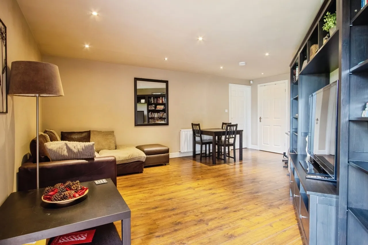 Doncaster Road, WAKEFIELD, West Yorkshire, WF4, photo 29