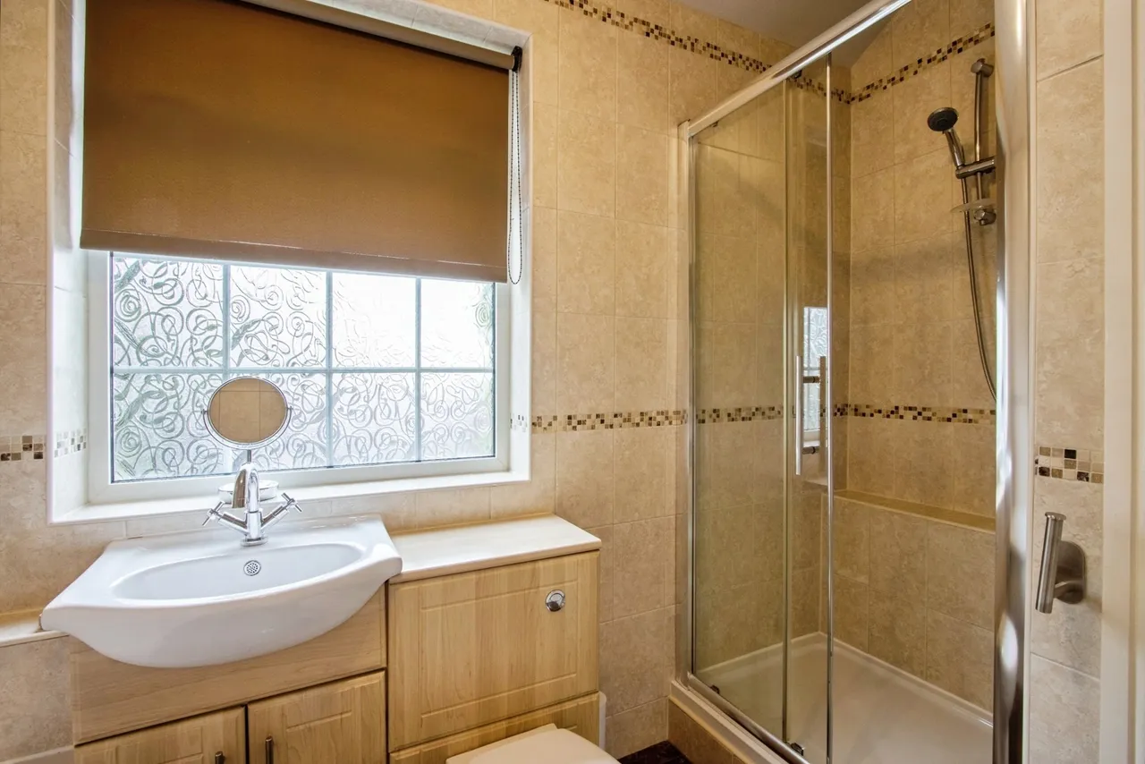 Doncaster Road, WAKEFIELD, West Yorkshire, WF4, photo 18