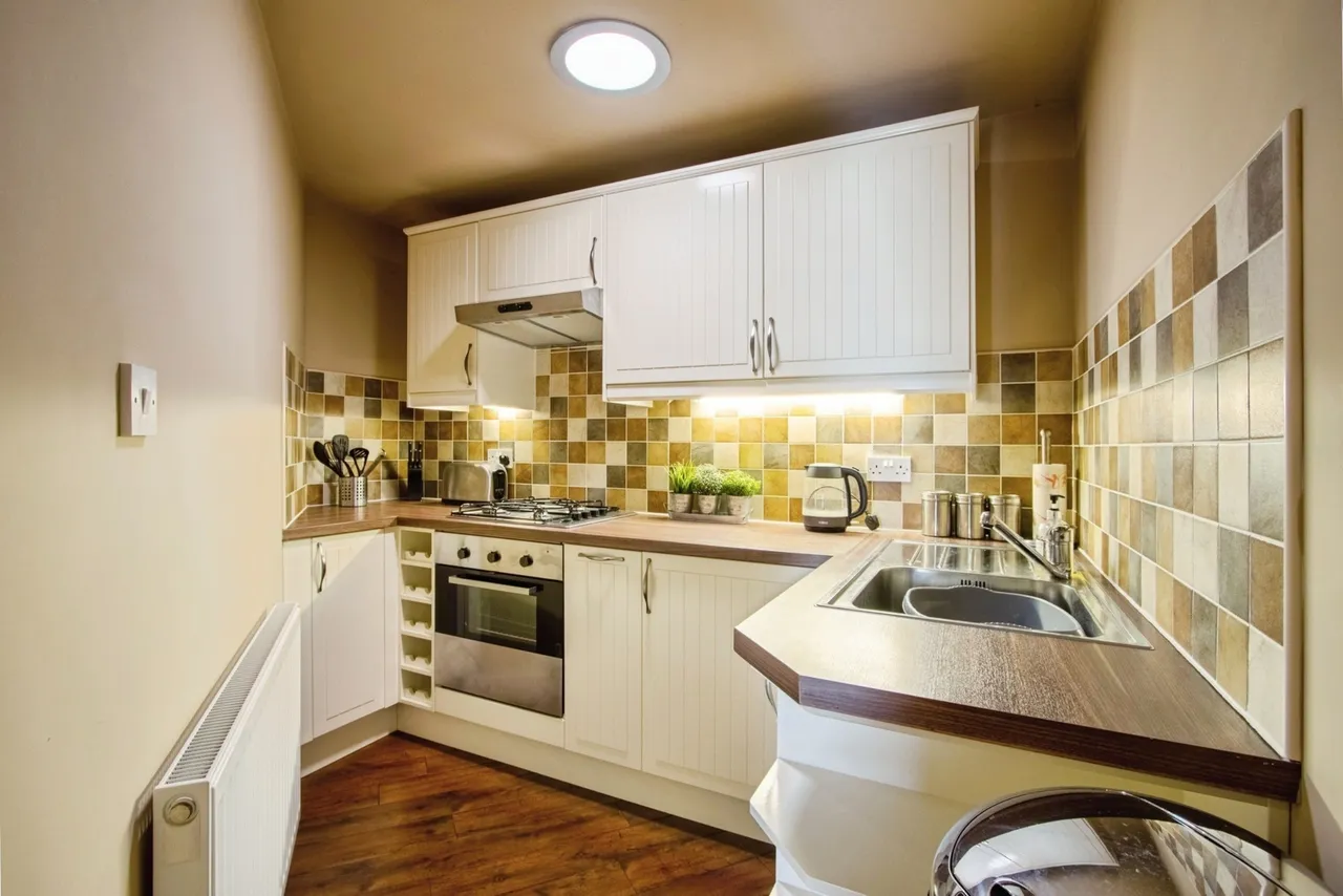 Doncaster Road, WAKEFIELD, West Yorkshire, WF4, photo 30