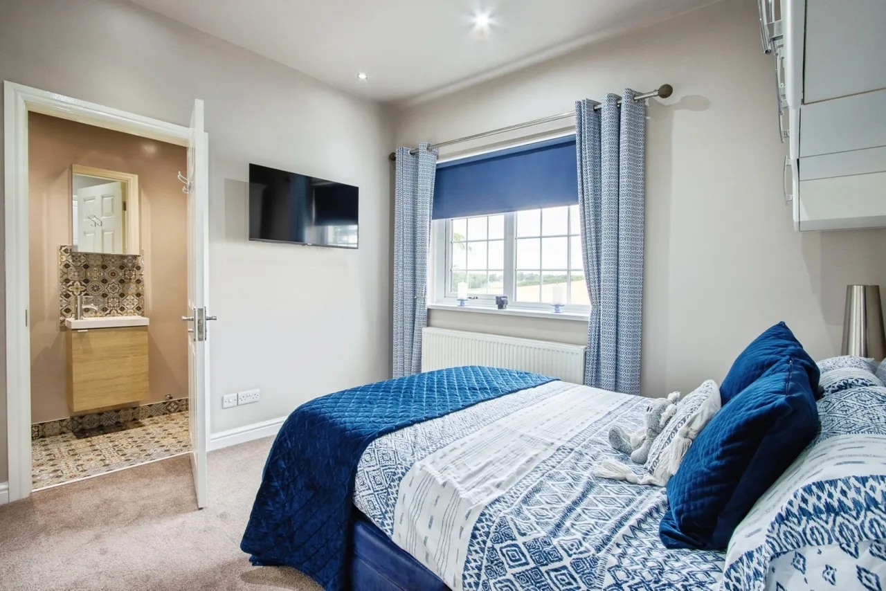 Doncaster Road, WAKEFIELD, West Yorkshire, WF4, photo 15