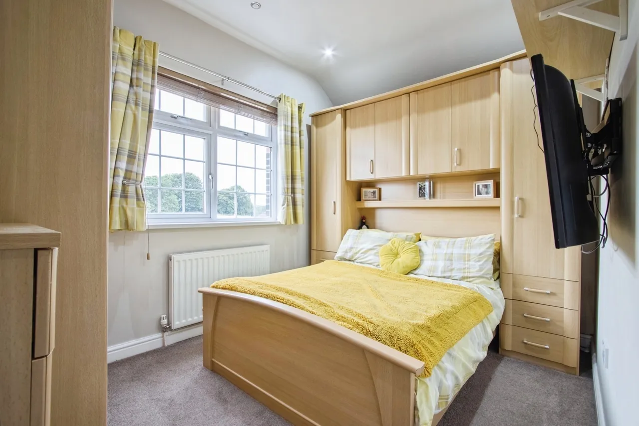 Doncaster Road, WAKEFIELD, West Yorkshire, WF4, photo 12