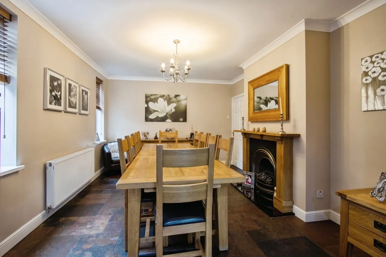 Doncaster Road, WAKEFIELD, West Yorkshire, WF4, photo 10
