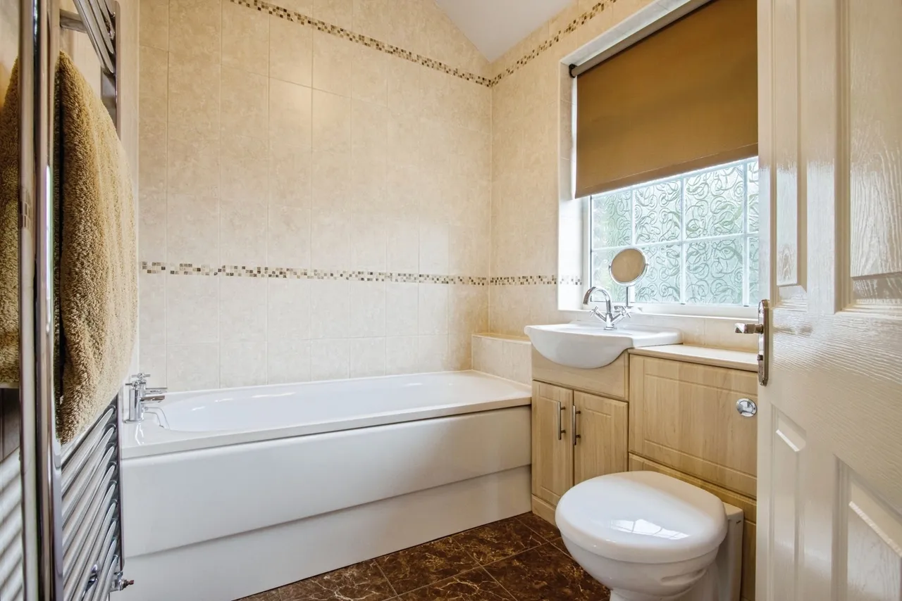 Doncaster Road, WAKEFIELD, West Yorkshire, WF4, photo 19