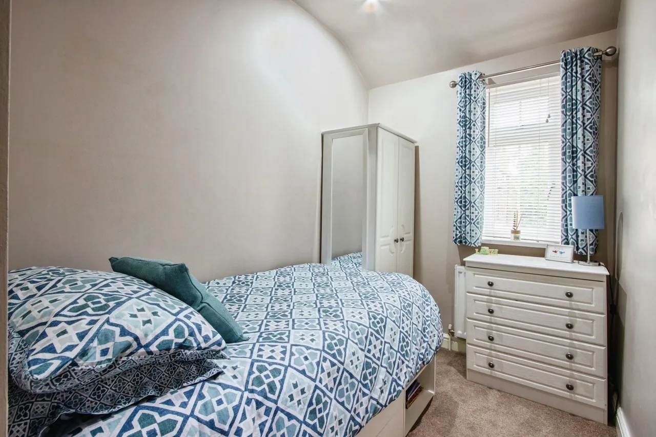 Doncaster Road, WAKEFIELD, West Yorkshire, WF4, photo 13