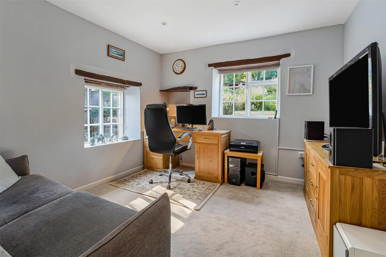 Church Hill, Warmington, OX17, photo 7