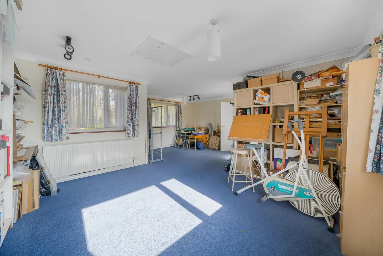 Peascroft Road, Leverstock Green, HP3, photo 9