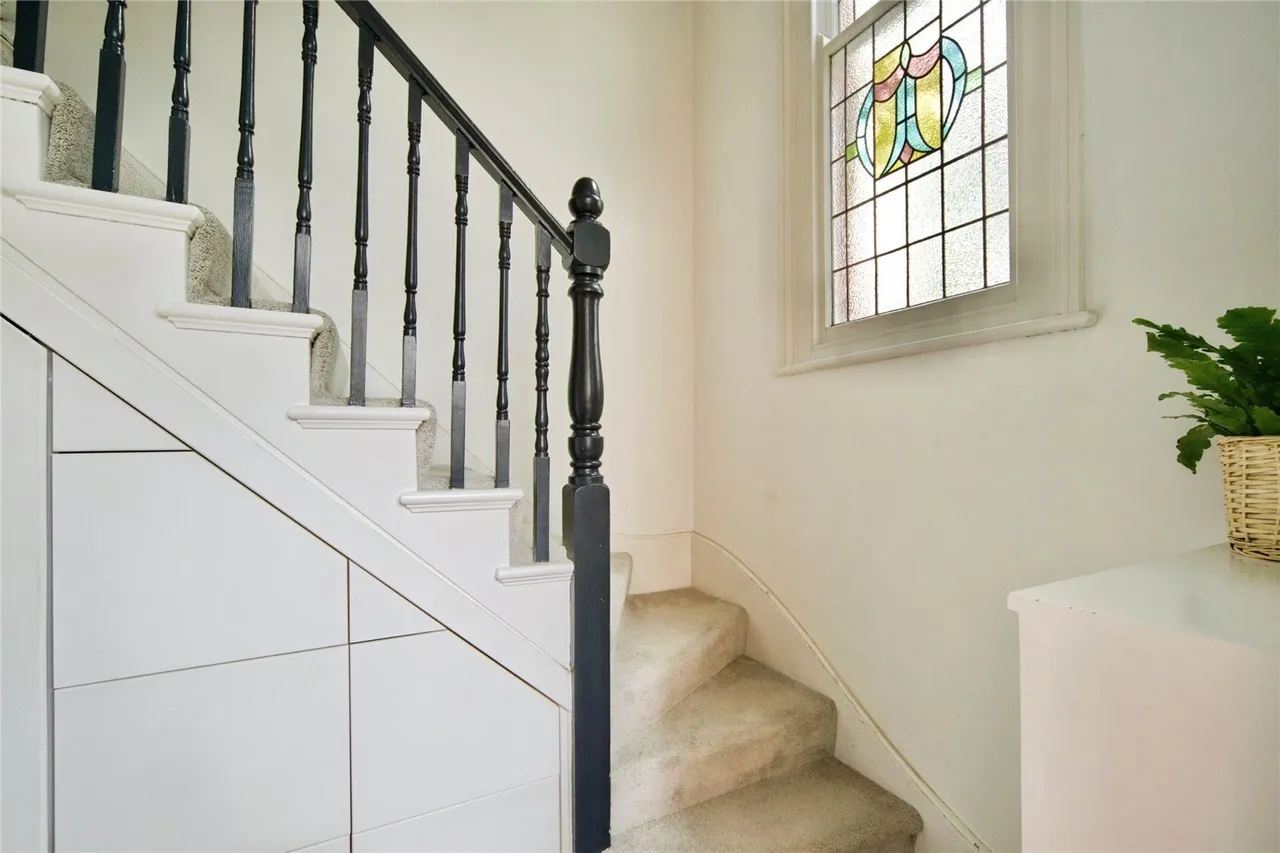 Totteridge Lane, London, N20, photo 17
