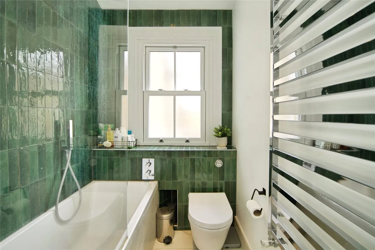 Totteridge Lane, London, N20, photo 15