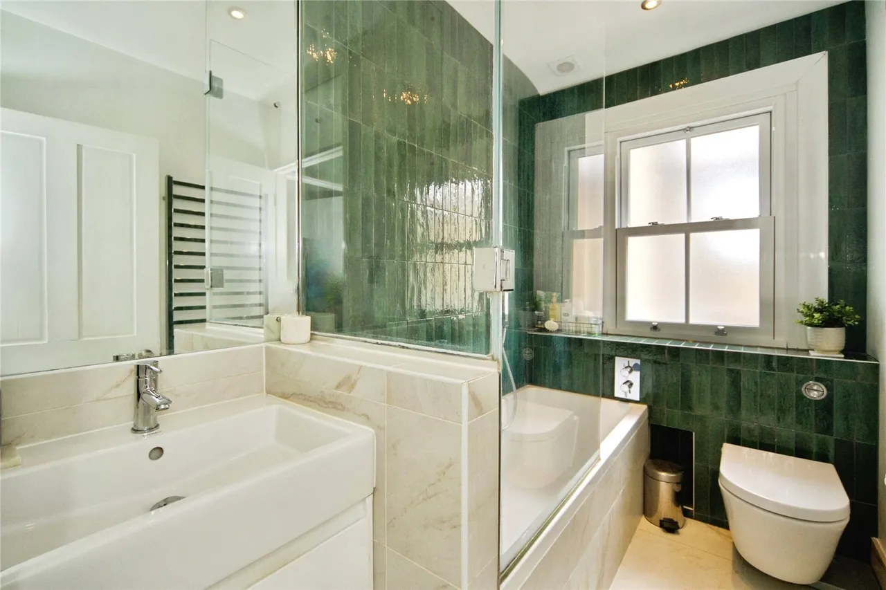 Totteridge Lane, London, N20, photo 14