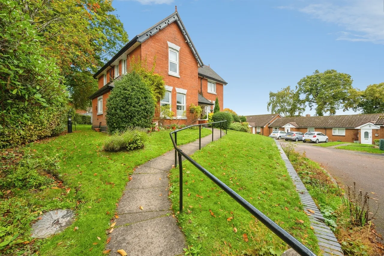 Maryvale Court, Lichfield, WS14, photo 9