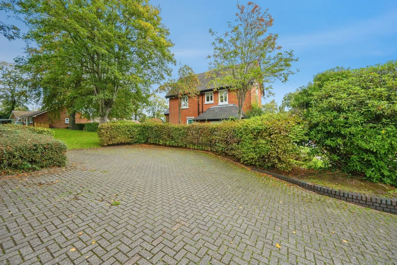 Maryvale Court, Lichfield, WS14, photo 16