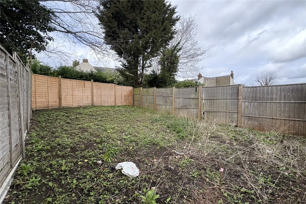 Cambridge Road, Aldershot, Hampshire, GU11 3JY, photo 8