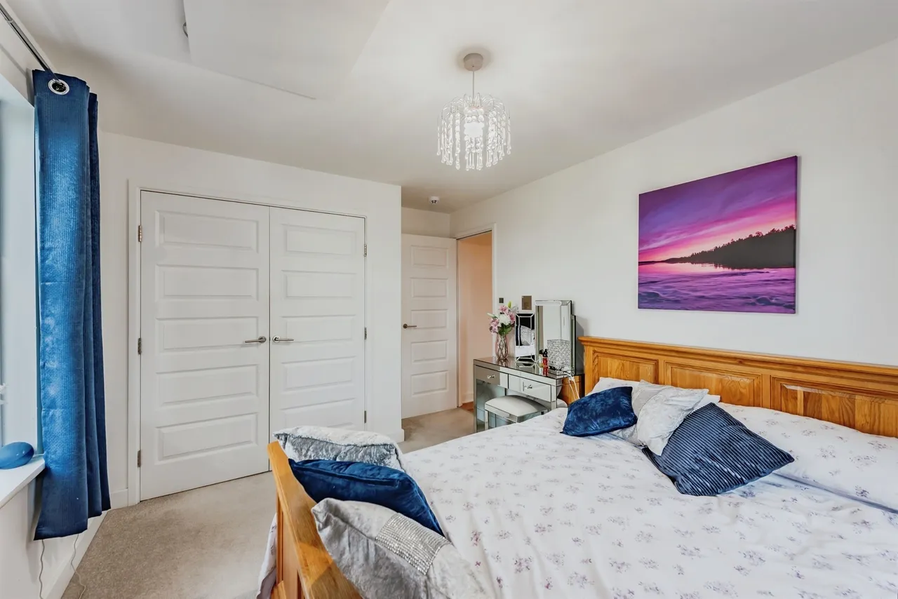 Lumley Road, HORLEY, photo 8